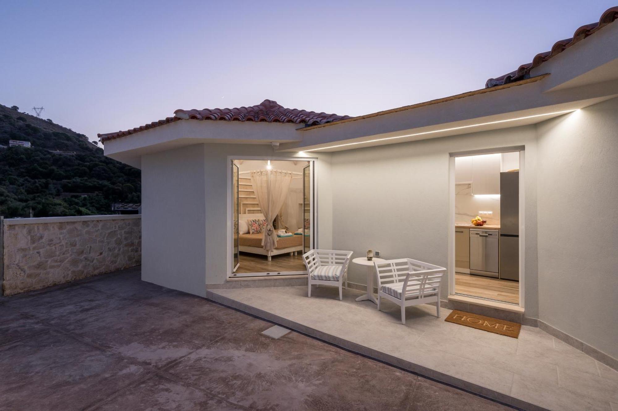 Ilios Villa